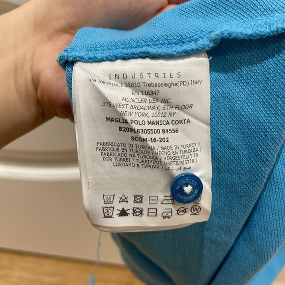 Moncler 3-button polo with striped sky blue trim - Picture 9 of 12